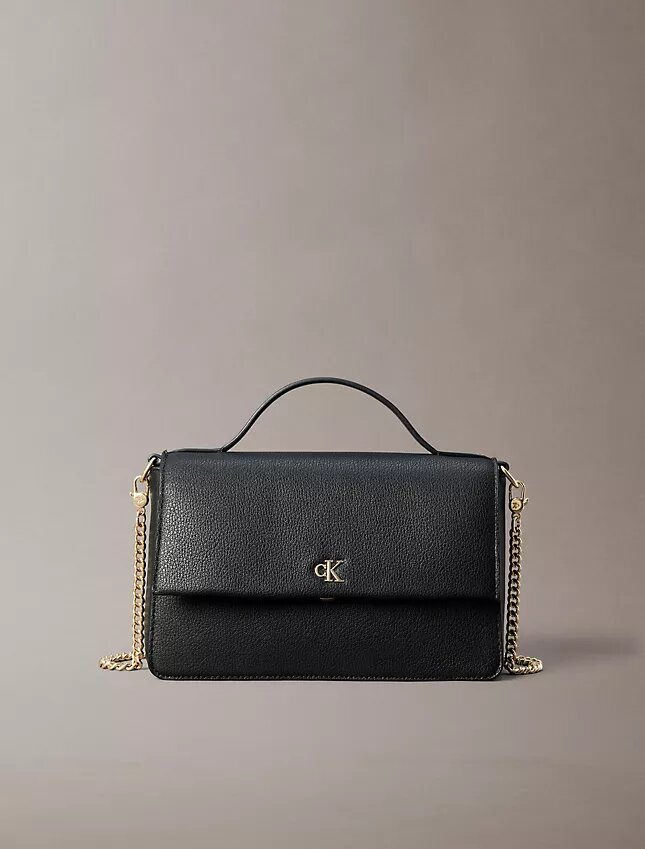 Borsa a tracolla con patta e Monogram minimal Borsa a tracolla con patta e Monogram minimal