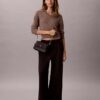 Borsa a tracolla con patta e Monogram minimal Borsa a tracolla con patta e Monogram minimal