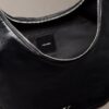 Borsa a tracolla convertibile dalla forma arrotondata Borsa a tracolla convertibile dalla forma arrotondata