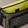 Borsa a tracolla in jacquard con emblema Borsa a tracolla in jacquard con emblema