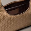 Borsa a tracolla in jacquard con emblema Borsa a tracolla in jacquard con emblema