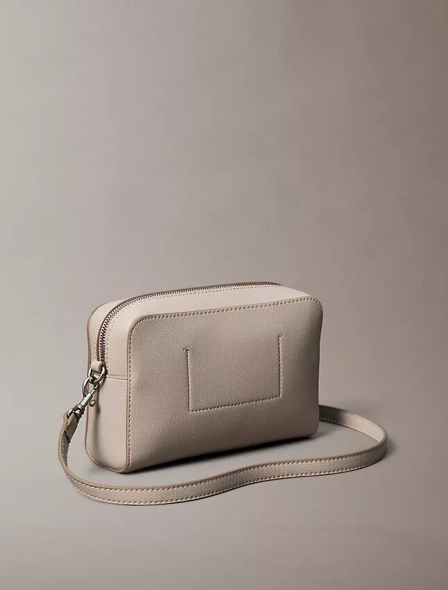 Borsa a tracolla minimal con Monogram Borsa a tracolla minimal con Monogram