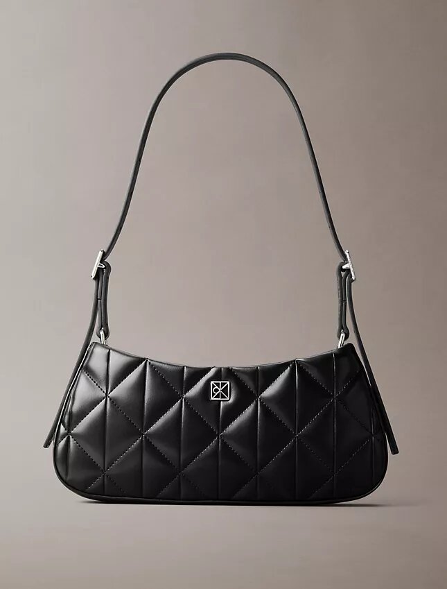 Borsa a tracolla piccola con logo trapuntato Borsa a tracolla piccola con logo trapuntato