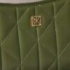 Borsa a tracolla piccola con logo trapuntato Borsa a tracolla piccola con logo trapuntato