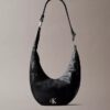 Borsa a tracolla piccola e curva Borsa a tracolla piccola e curva