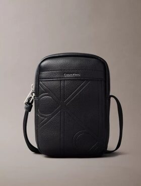 Borsa da reporter sottile con logo in rilievo su tutta la superficie