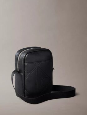 Borsa da reporter sottile con logo in rilievo su tutta la superficie