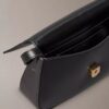 Borsa fotografica con patta Monogram