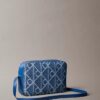 Borsa fotografica in Denim con logo su tutta la superficie Borsa fotografica in Denim con logo su tutta la superficie