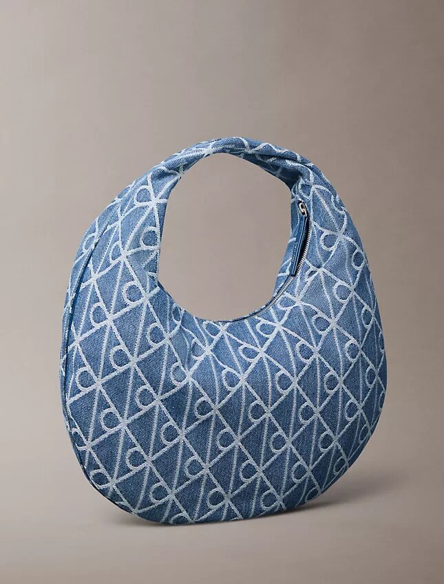 Borsa Hobo in Denim con logo emblema su tutta la superficie Borsa Hobo in Denim con logo emblema su tutta la superficie