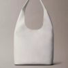 Borsa media morbida con finitura martellata Borsa media morbida con finitura martellata