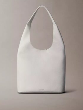 Borsa media morbida con finitura martellata Borsa media morbida con finitura martellata