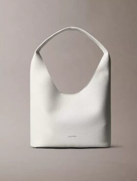 Borsa morbida con finitura martellata Borsa morbida con finitura martellata