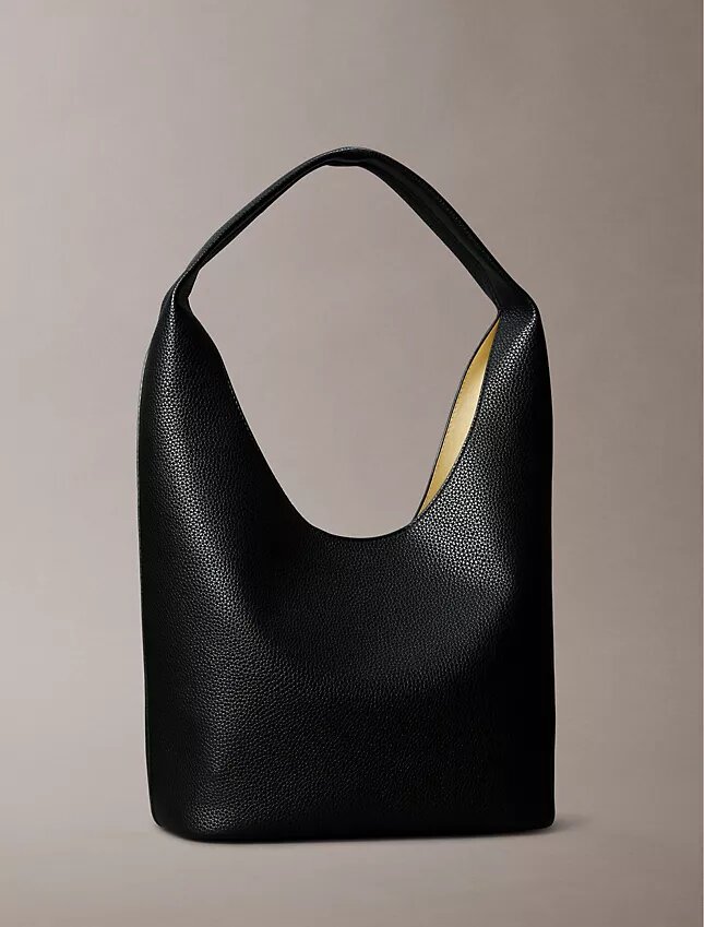 Borsa morbida con finitura martellata Borsa morbida con finitura martellata