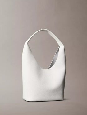 Borsa morbida con finitura martellata Borsa morbida con finitura martellata