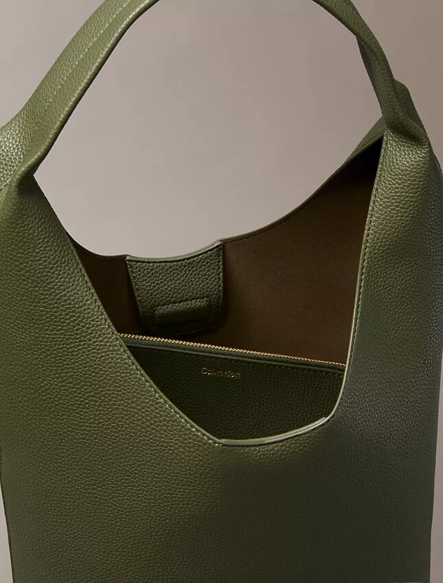 Borsa morbida con finitura martellata Borsa morbida con finitura martellata