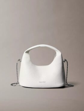 Borsa morbida piccola con finitura martellata Borsa morbida piccola con finitura martellata