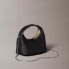 Borsa morbida piccola con finitura martellata Borsa morbida piccola con finitura martellata