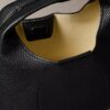 Borsa morbida piccola con finitura martellata Borsa morbida piccola con finitura martellata
