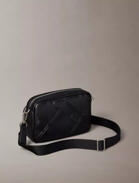 Borsa per fotocamera con logo in rilievo su tutta la superficie