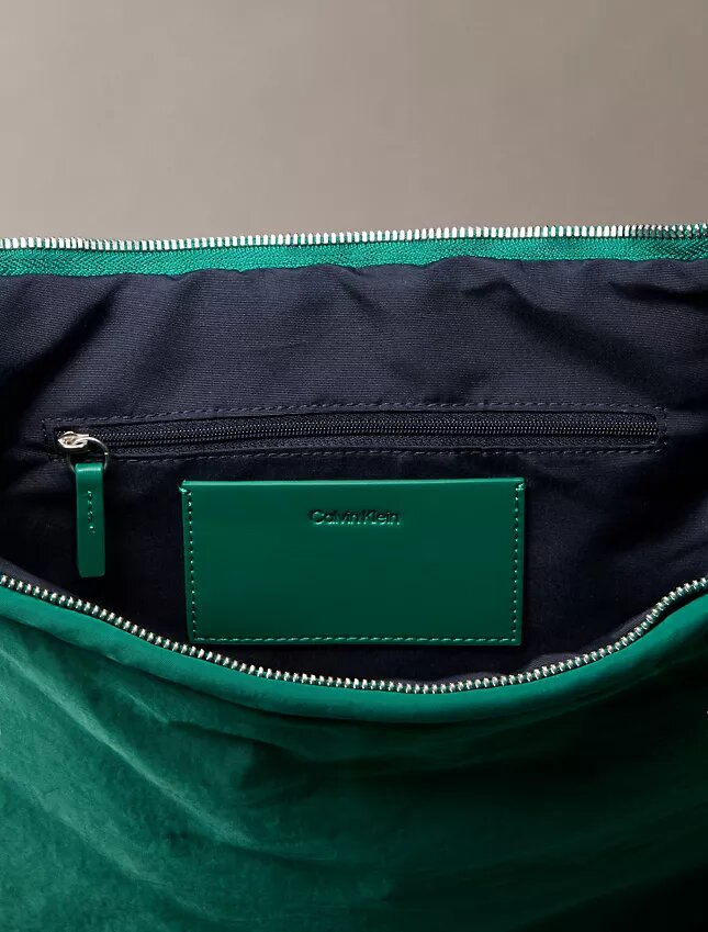 Borsa piccola a mezzaluna in nylon Borsa piccola a mezzaluna in nylon