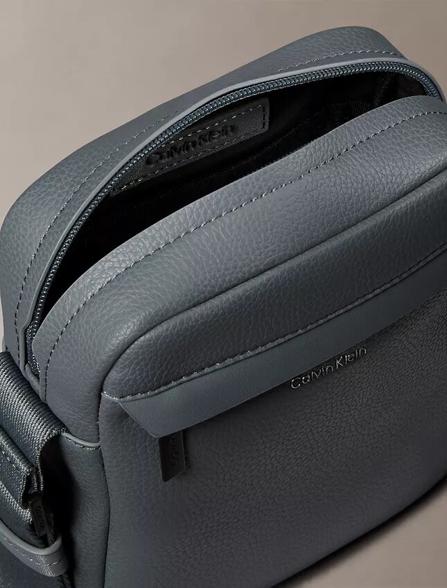 Borsa Reporter con texture granulata Borsa Reporter con texture granulata
