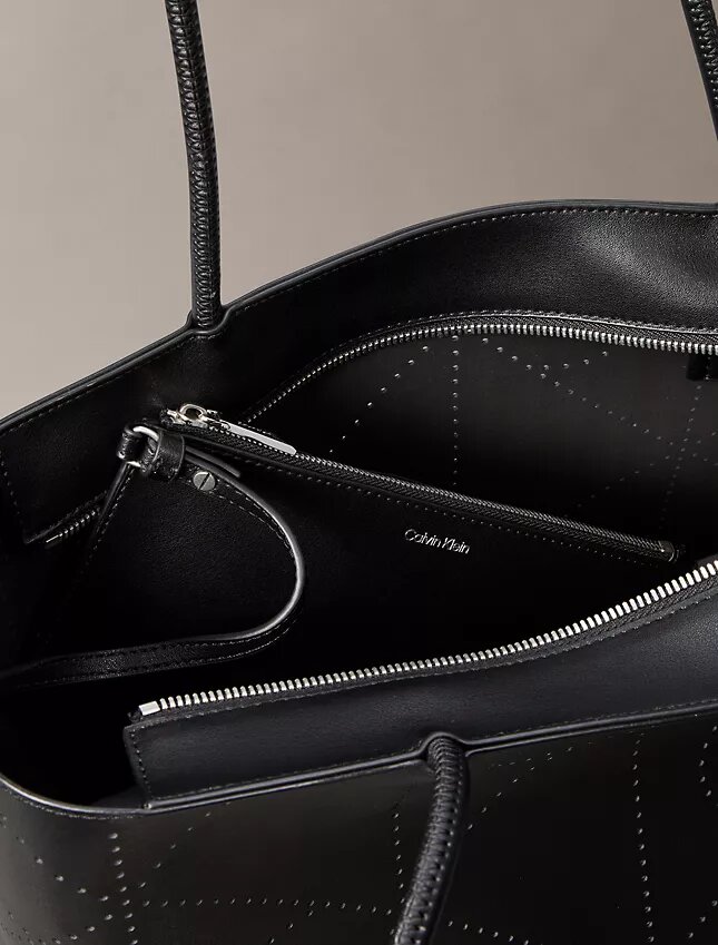 Borsa tote con logo Emblem traforato Borsa tote con logo Emblem traforato