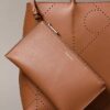 Borsa tote con logo Emblem traforato Borsa tote con logo Emblem traforato