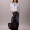 Borsa tote con logo Emblem traforato Borsa tote con logo Emblem traforato