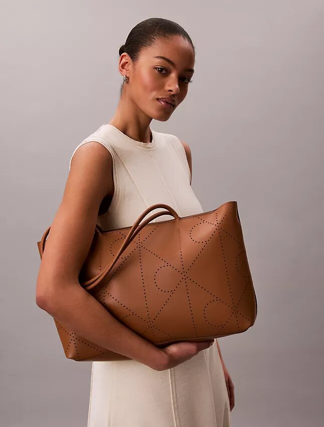 Borsa tote con logo Emblem traforato Borsa tote con logo Emblem traforato
