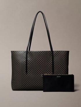 Borsa tote con logo emblema su tutta la superficie e tasca interna