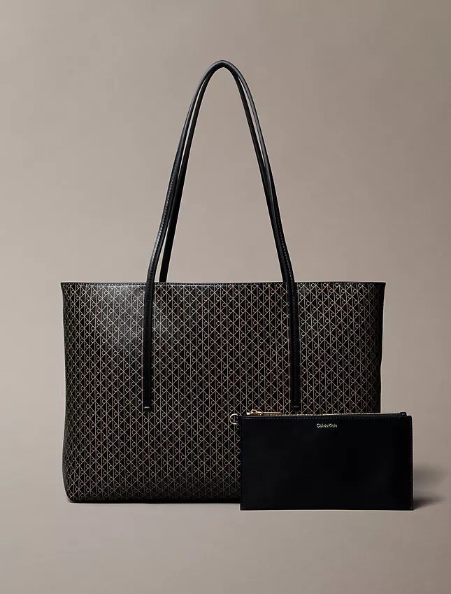 Borsa tote con logo emblema su tutta la superficie e tasca interna Borsa tote con logo emblema su tutta la superficie e tasca interna