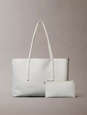 Borsa tote con logo emblema su tutta la superficie e tasca interna