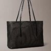 Borsa tote con logo emblema su tutta la superficie e tasca interna Borsa tote con logo emblema su tutta la superficie e tasca interna