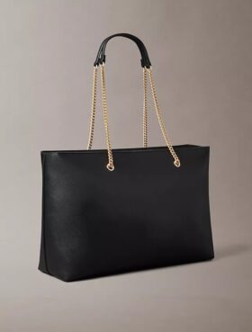 Borsa tote con tracolla a catena e dettagli metallici