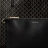 Borsa tote grande con logo emblema su tutta la superficie e tasca interna Borsa tote grande con logo emblema su tutta la superficie e tasca interna