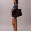 Borsa tote grande in rete con logo