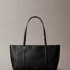Borsa tote in finta pelle con texture a ciottoli e logo Borsa tote in finta pelle con texture a ciottoli e logo