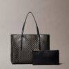 Borsa tote piccola con logo emblema su tutta la superficie e tasca interna Borsa tote piccola con logo emblema su tutta la superficie e tasca interna