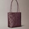 Borsa tote piccola con logo in rilievo Borsa tote piccola con logo in rilievo