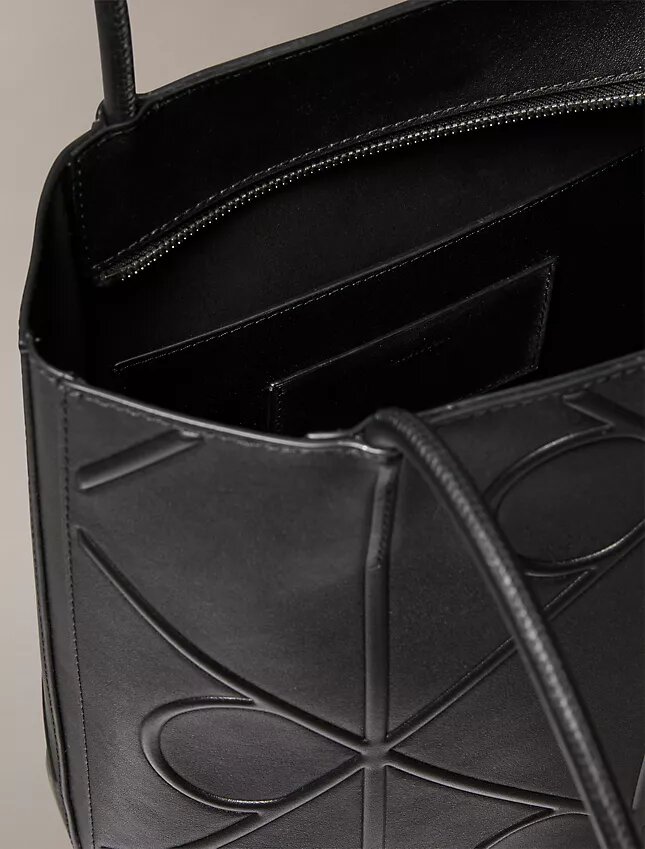 Borsa tote piccola con logo in rilievo Borsa tote piccola con logo in rilievo