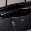 Borsa tote piccola trapuntata con logo Borsa tote piccola trapuntata con logo
