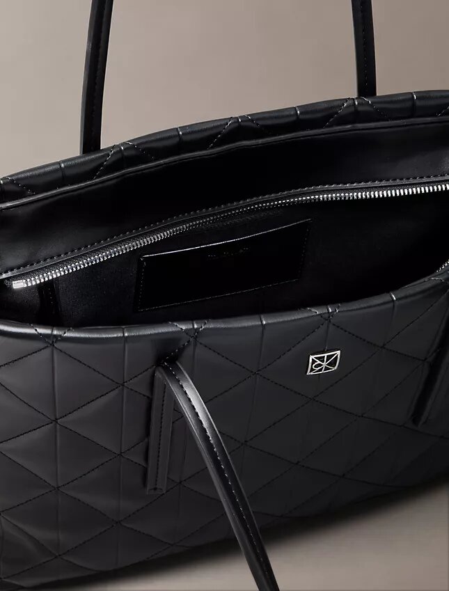 Borsa tote piccola trapuntata con logo Borsa tote piccola trapuntata con logo