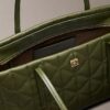 Borsa tote piccola trapuntata con logo Borsa tote piccola trapuntata con logo