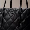 Borsa tote piccola trapuntata con logo Borsa tote piccola trapuntata con logo