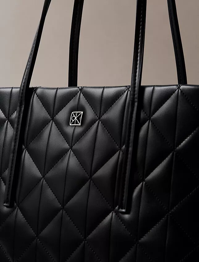 Borsa tote piccola trapuntata con logo Borsa tote piccola trapuntata con logo