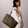 Borsa tote piccola trapuntata con logo Borsa tote piccola trapuntata con logo