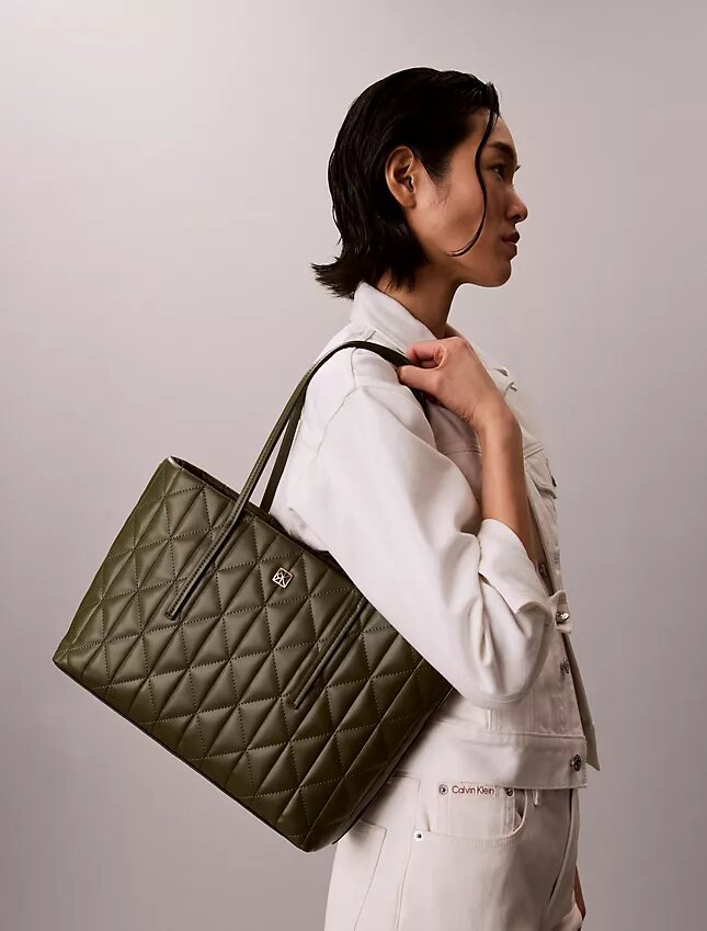 Borsa tote piccola trapuntata con logo Borsa tote piccola trapuntata con logo