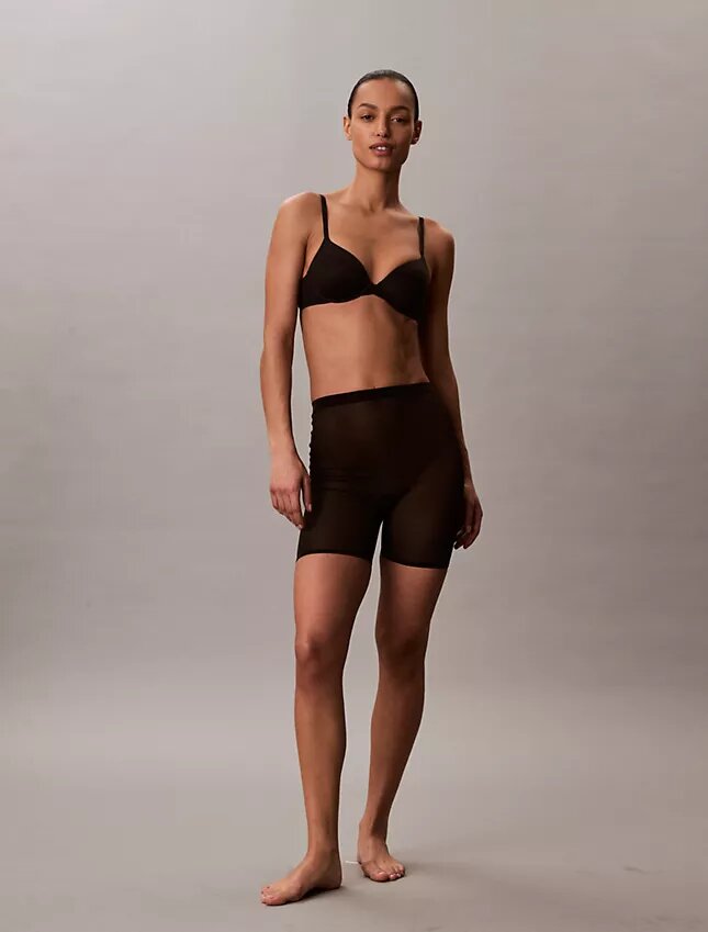 Boyshort minimalista in rete con retro basso Boyshort minimalista in rete con retro basso