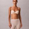 Boyshort minimalista in rete con retro basso Boyshort minimalista in rete con retro basso
